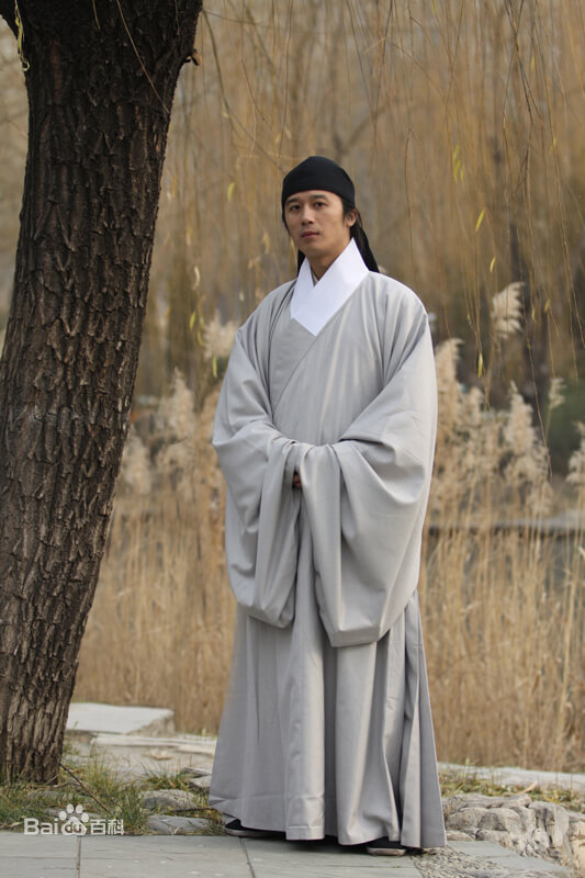 中国の伝統服 男性用の漢服（百度百科より）