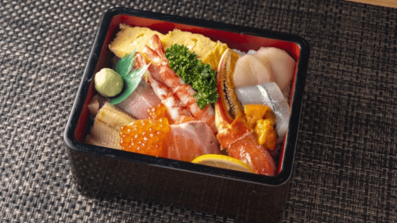 ちらし寿司 | Chirashi zushi | 什锦寿司 - 英語・中国語: いろいろな寿司の種類一覧 - 外国人に伝える寿司用語